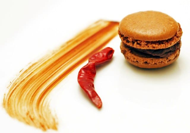 Macaron with chocolate swirl 1009