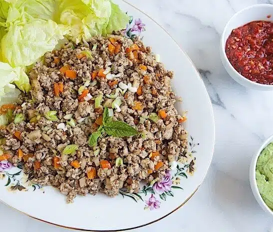 Minced Chicken Mushrooms with Lettuce Cups