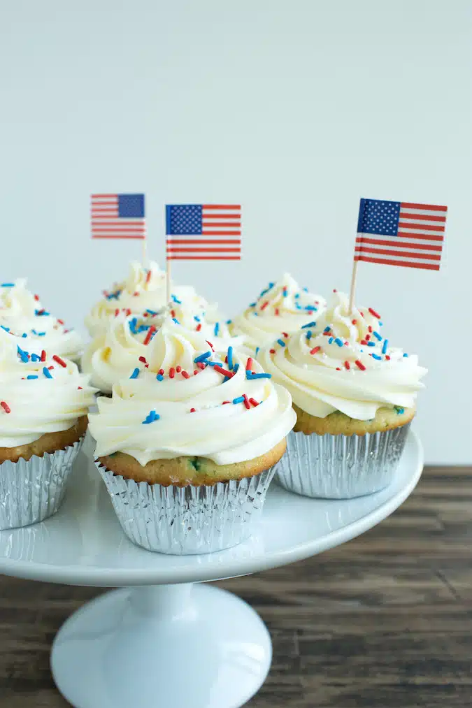Patriotic Vanilla Confetti Cupcakes | Chez Us